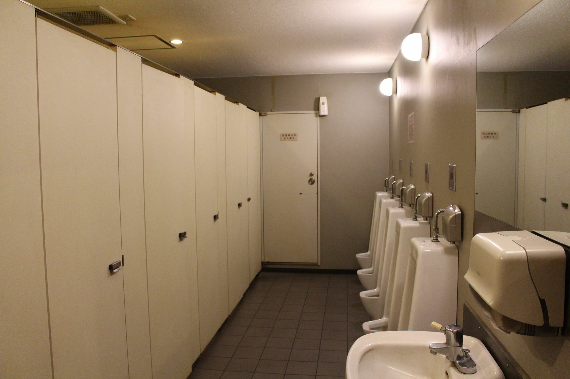 Sauna & Capsule Hotel Hokuo Tokyo Exterior photo